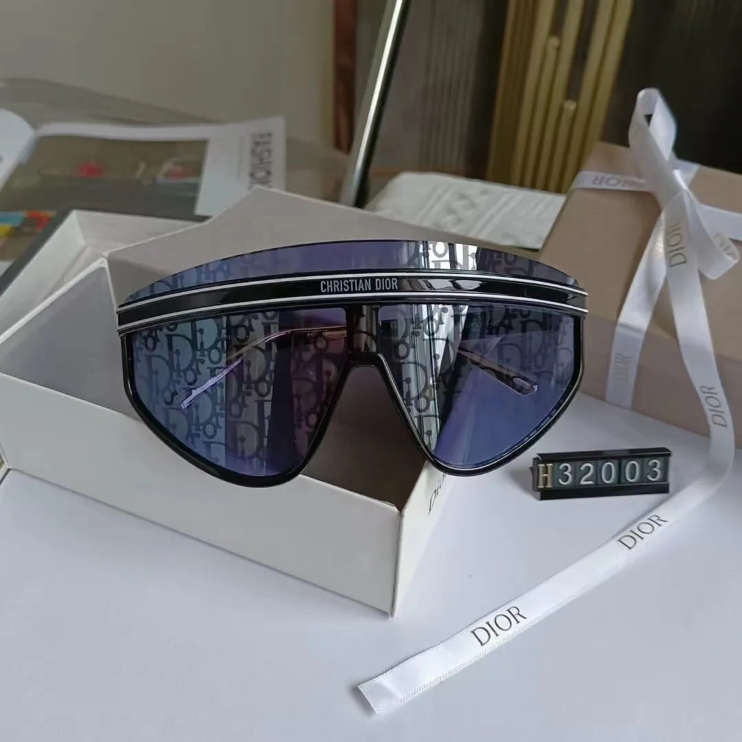 Oversized Watermark Sunglasses 832003s