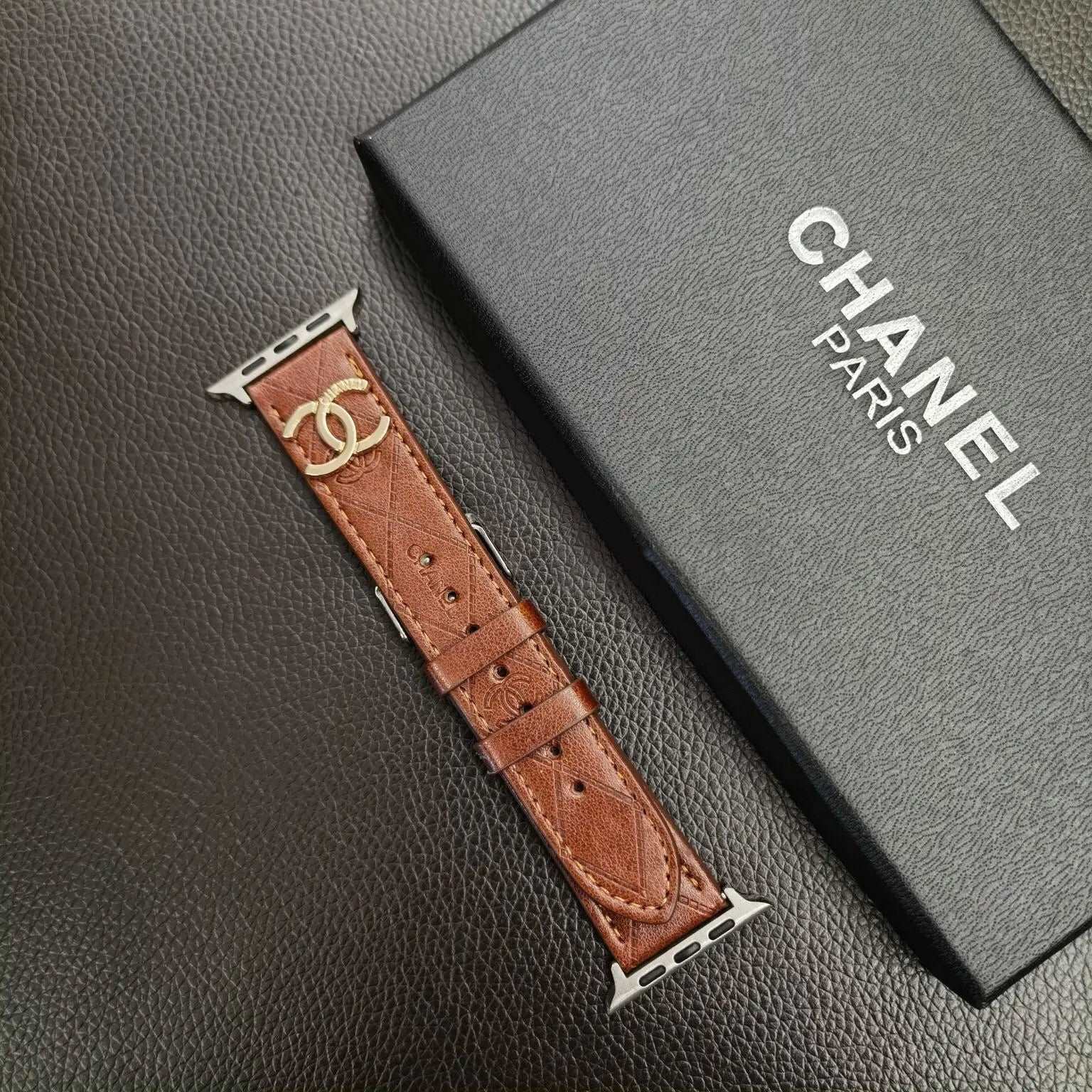 Trendy Leather Apple Watch Straps