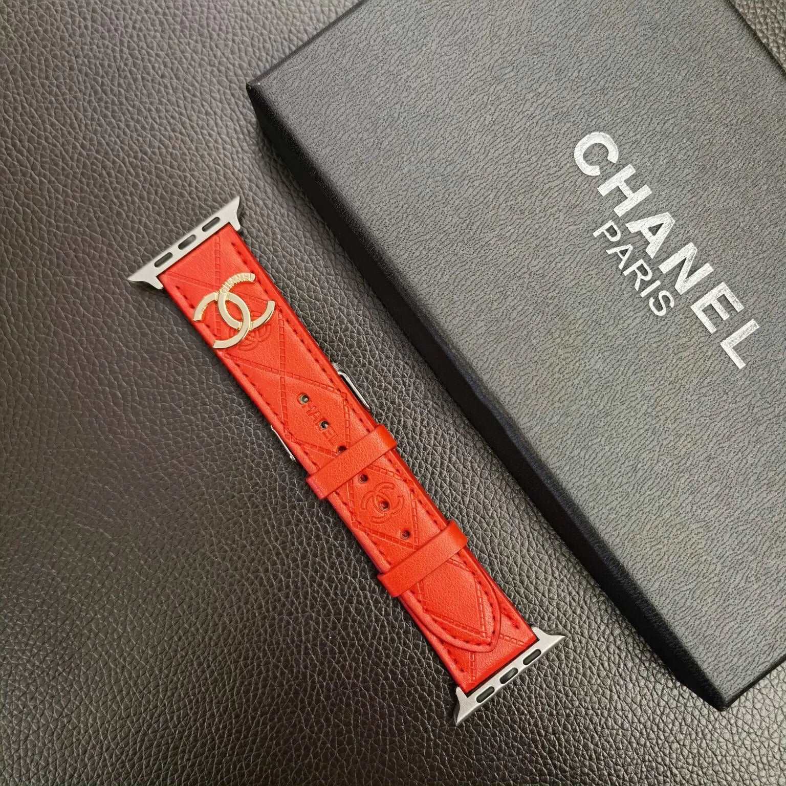 Trendy Leather Apple Watch Straps