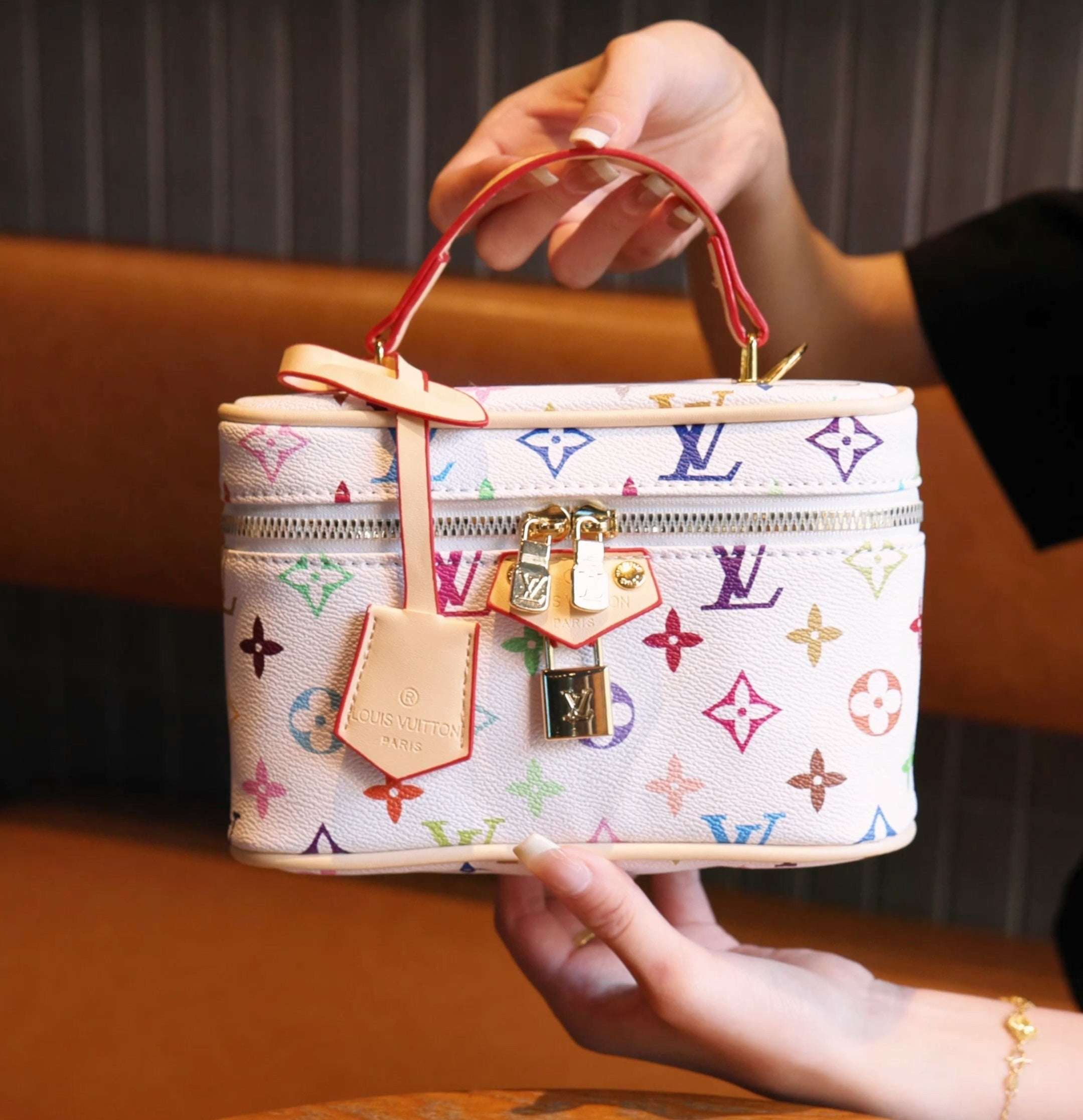 Vintage-Inspired Box hand bag – Elegant Monogram Tote Box-1-2