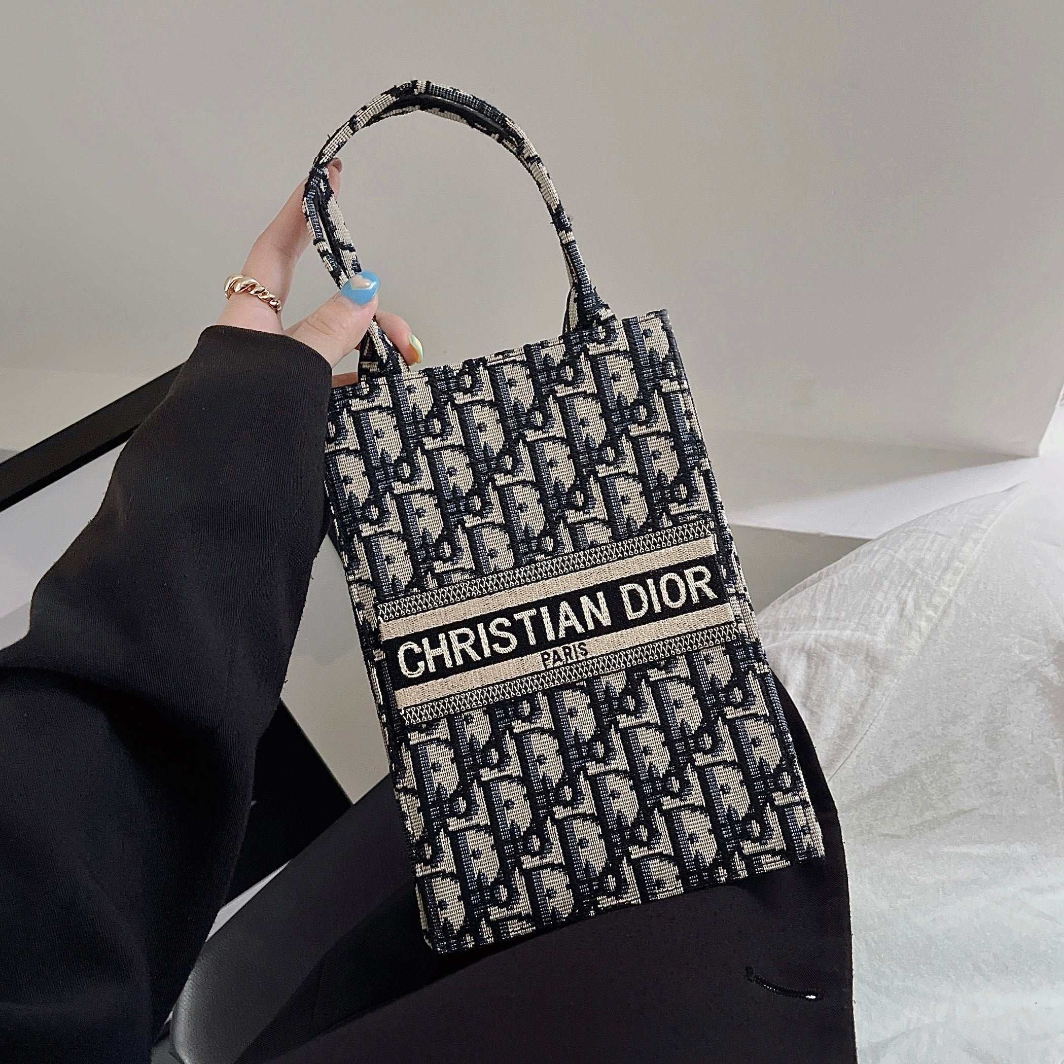 Classic Tote Bag With Crossbody Strap-1-2