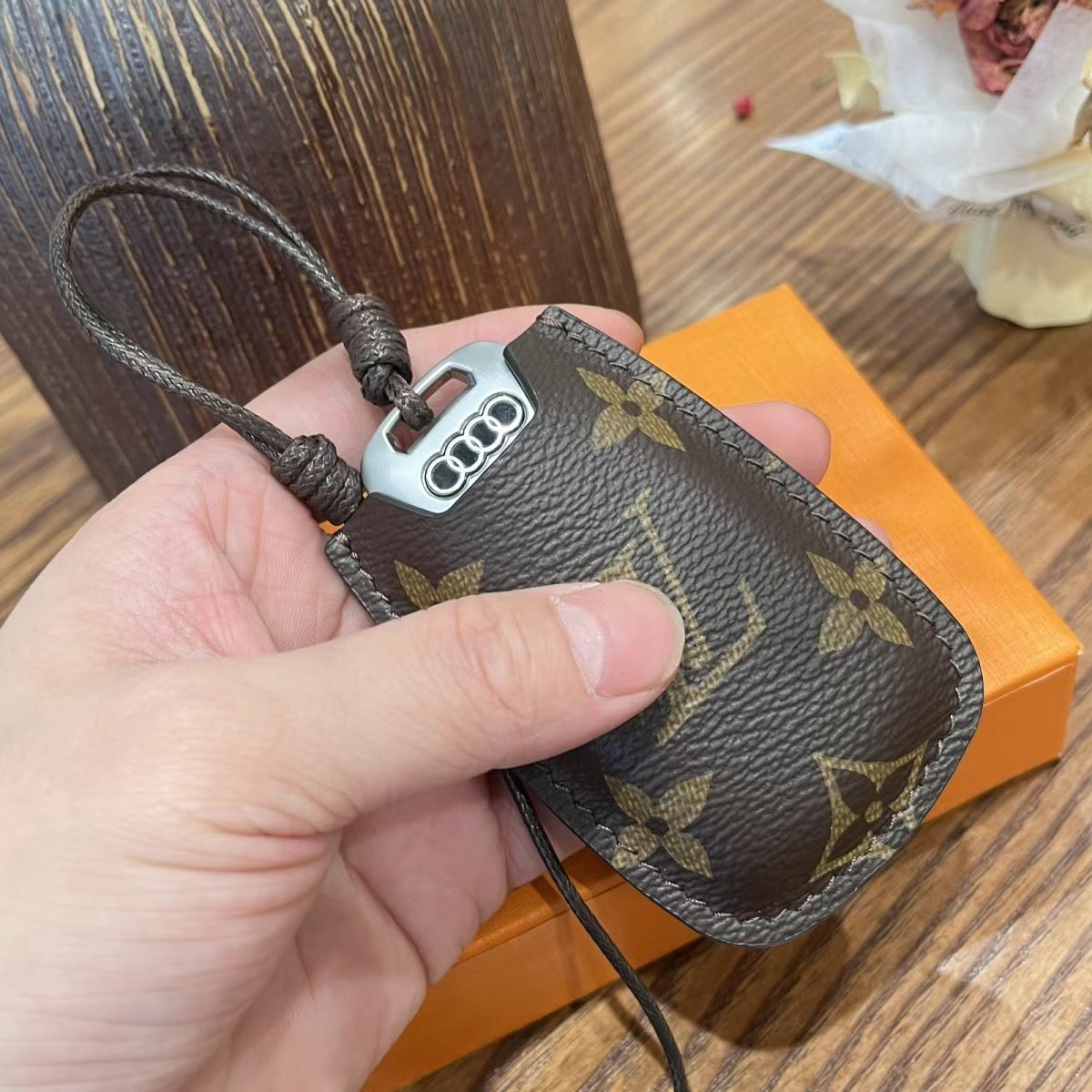 Luxury Leather Smart Key Cover – Designed for Audi, BMW, Benz, Lincoln & VW 🚗✨s