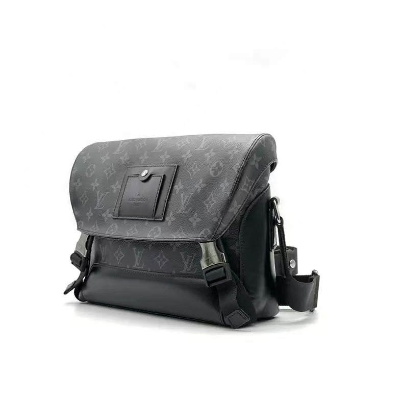 Fashionable and Trendy Messenger Bag-1-2