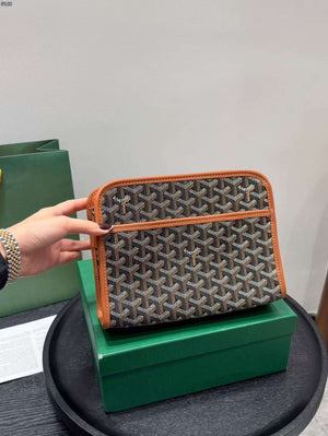 Essential clutch bag for men-1