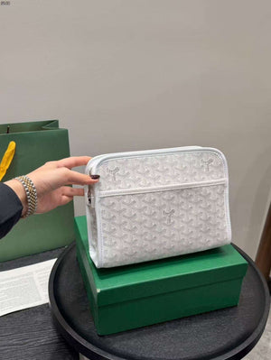 Essential clutch bag for men-1