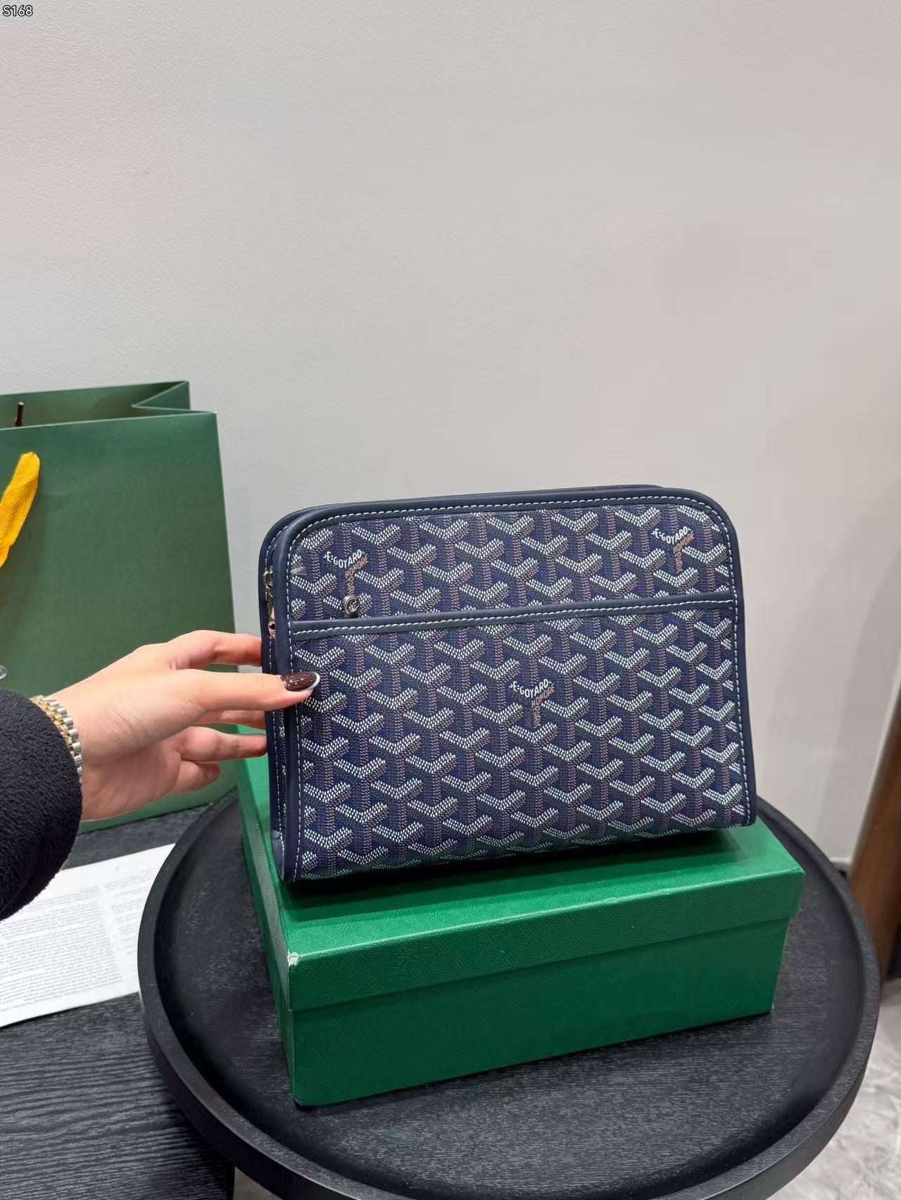 Essential clutch bag for men-1