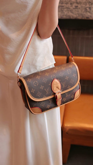 Vintage-Inspired Box Hand bag-1-2