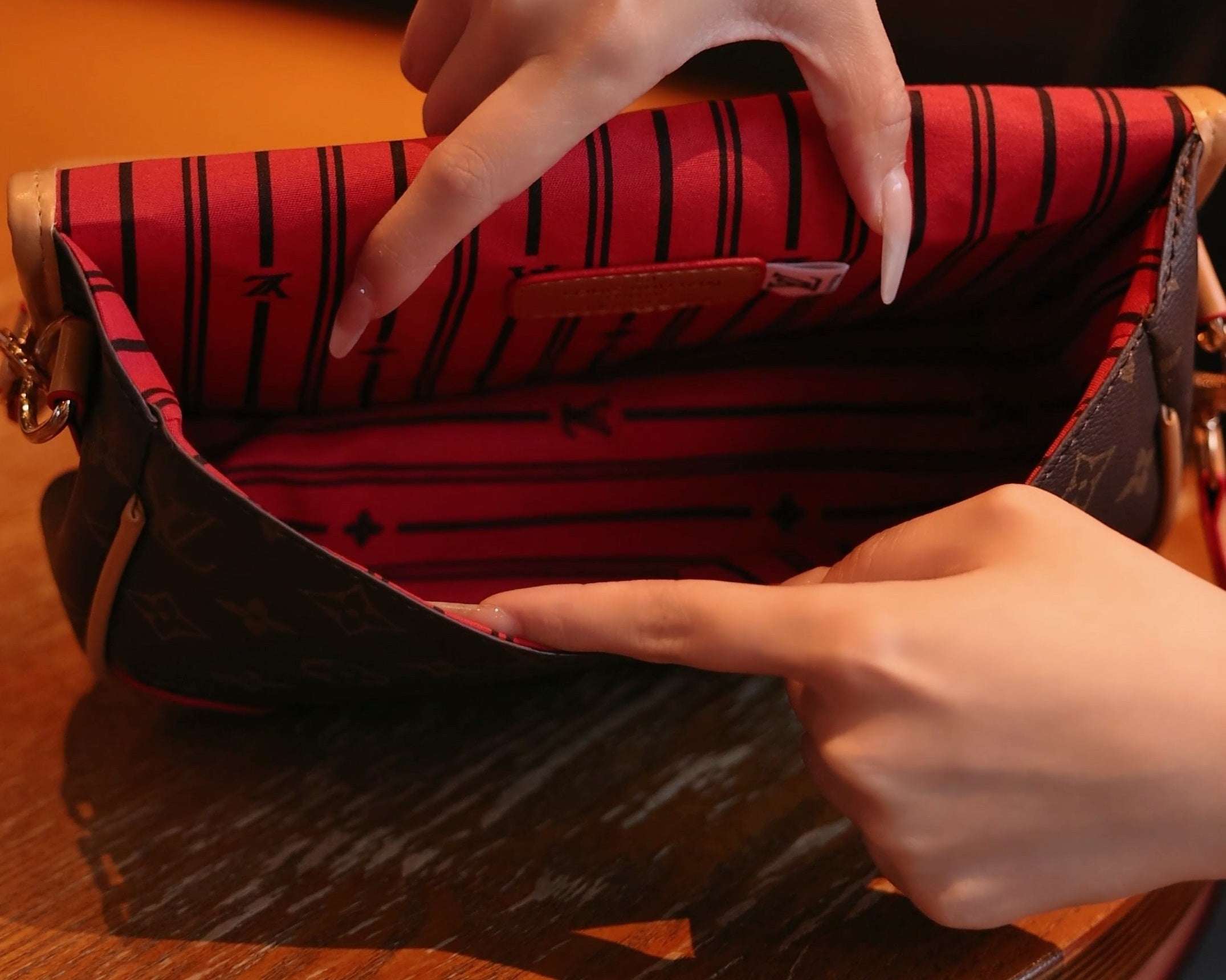 Vintage-Inspired Box Hand bag-1-2