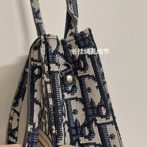 Classic Tote Bag With Crossbody Strap-1-2