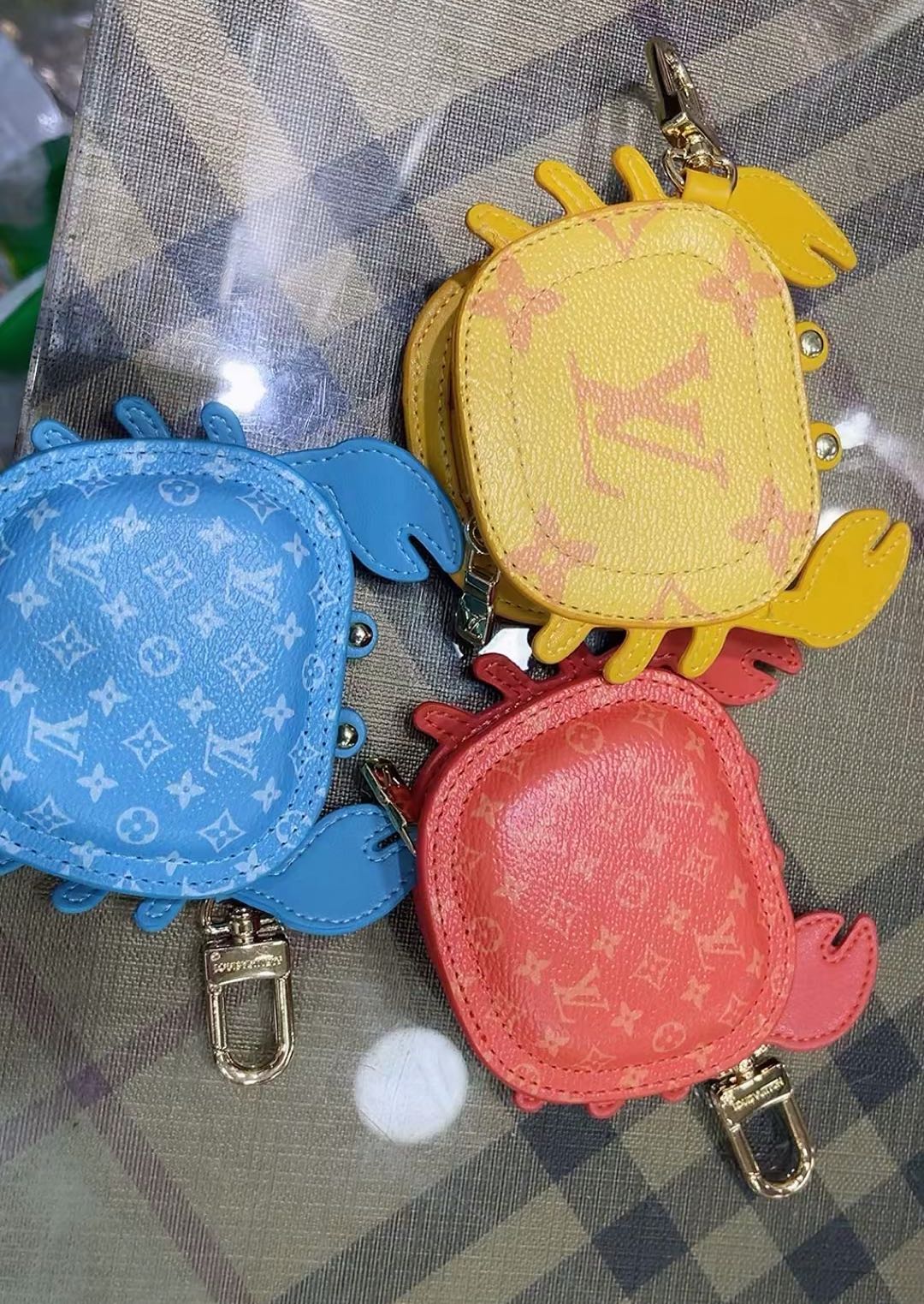 L- Designed Zippered Earphone Storage Pendants